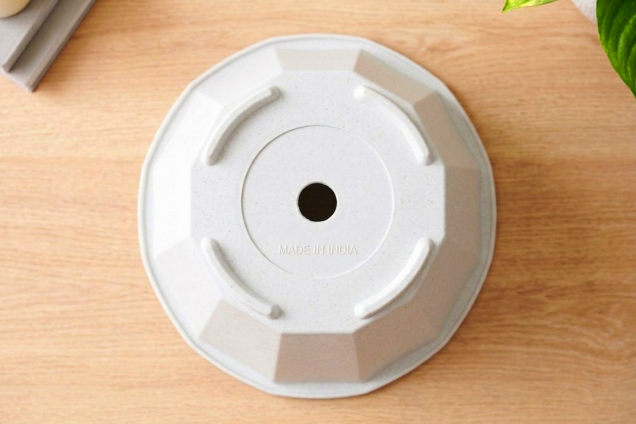 The Facet Plastic Pot: White