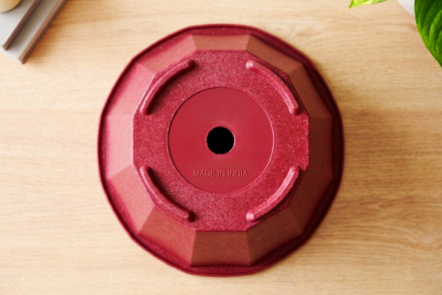 The Facet Plastic Pot: Red